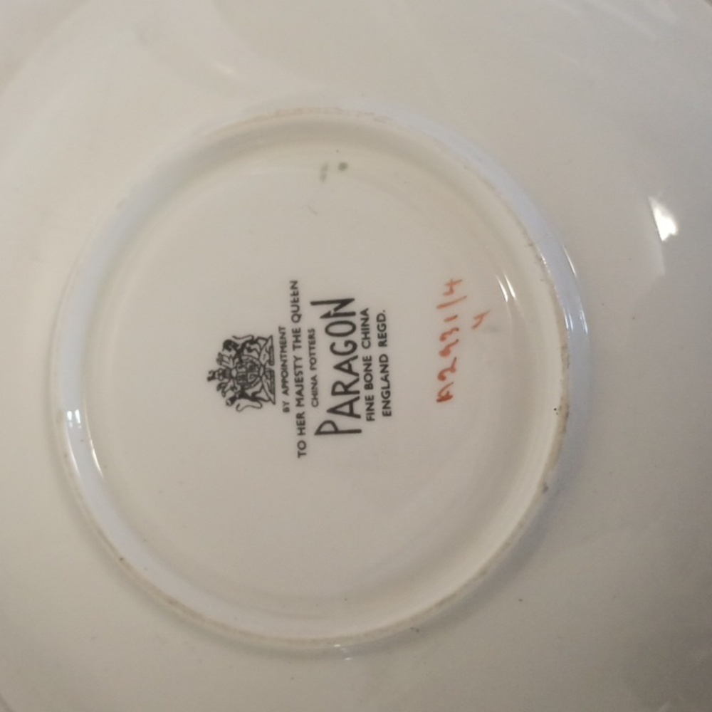 Vintage PARAGON Fine Bone China Tea Cup And Saucer - Picture 3 of 4